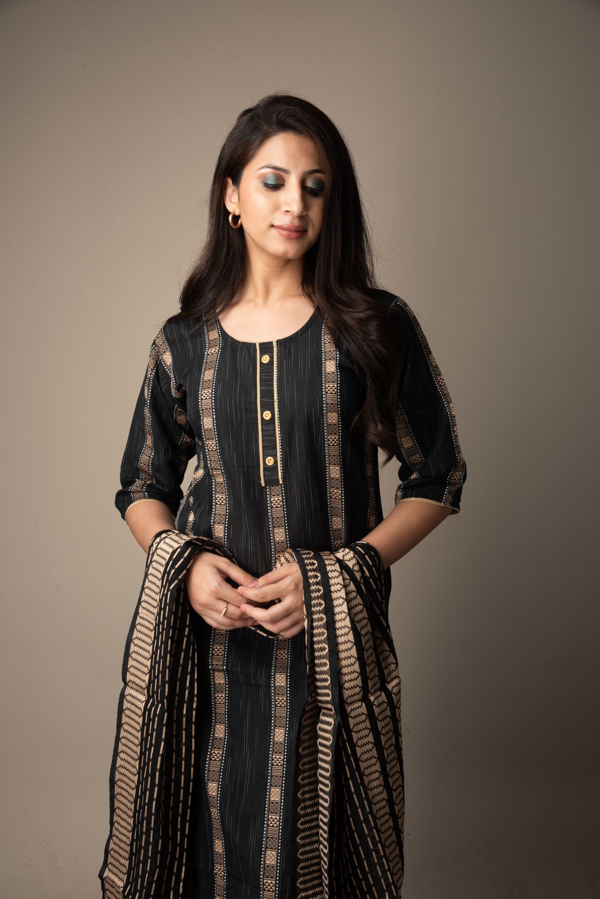 Meher – Black & Beige Kurta Set | The Nitya Edit